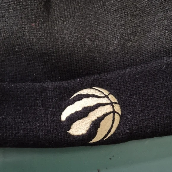 3 Toronto Raptors Beanie Set - Picture 6 of 6